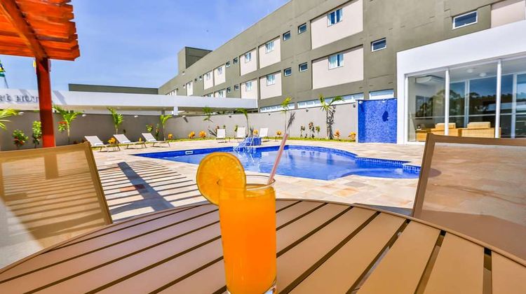 Comfort Hotel Mogi Guacu Pool