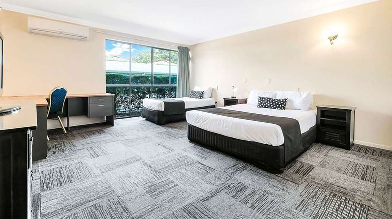 <b>Comfort Hotel Pacific Cleveland Room</b>. Images powered by <a href="https://iceportal.shijigroup.com/" title="IcePortal" target="_blank">IcePortal</a>.