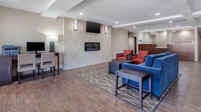 <b>Comfort Inn & Suites Lakeside Lobby</b>. Images powered by <a href="https://iceportal.shijigroup.com/" title="IcePortal" target="_blank">IcePortal</a>.