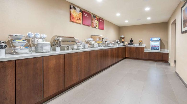 <b>Comfort Inn & Suites Lakeside Restaurant</b>. Images powered by <a href="https://iceportal.shijigroup.com/" title="IcePortal" target="_blank">IcePortal</a>.