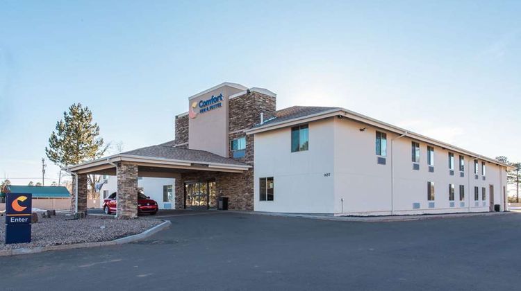 Comfort Inn & Suites Lakeside Exterior