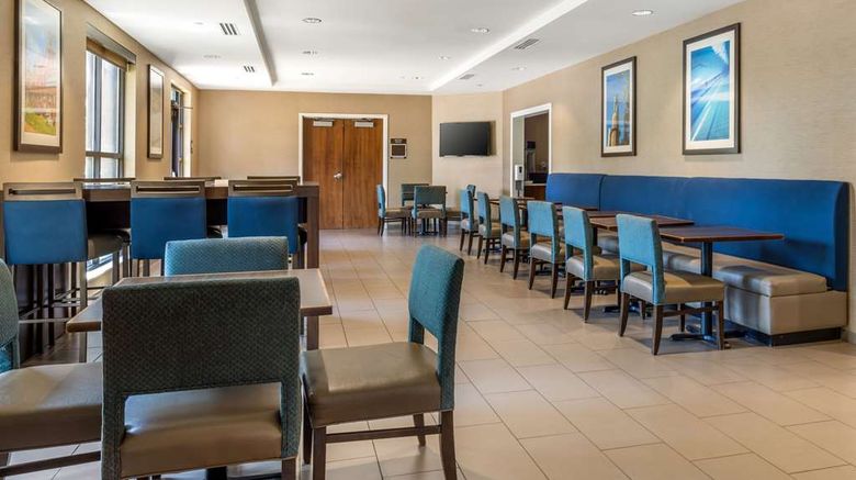 <b>Comfort Inn & Suites Birmingham Restaurant</b>. Images powered by <a href="https://iceportal.shijigroup.com/" title="IcePortal" target="_blank">IcePortal</a>.