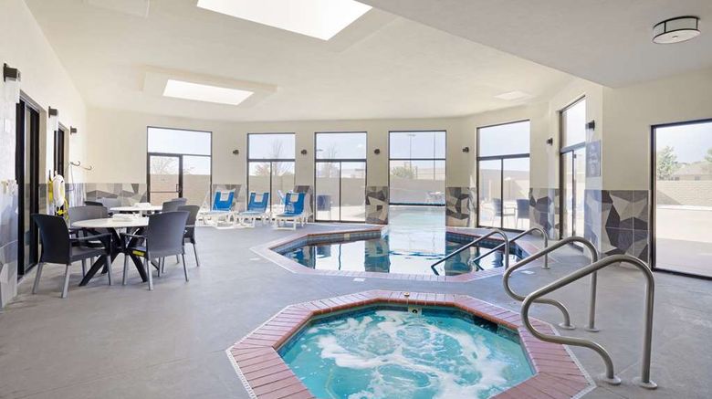 <b>Comfort Inn & Suites, Wichita Pool</b>. Images powered by <a href="https://iceportal.shijigroup.com/" title="IcePortal" target="_blank">IcePortal</a>.