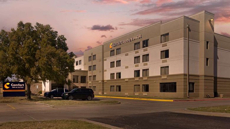 <b>Comfort Inn & Suites, Wichita Exterior</b>. Images powered by <a href="https://iceportal.shijigroup.com/" title="IcePortal" target="_blank">IcePortal</a>.