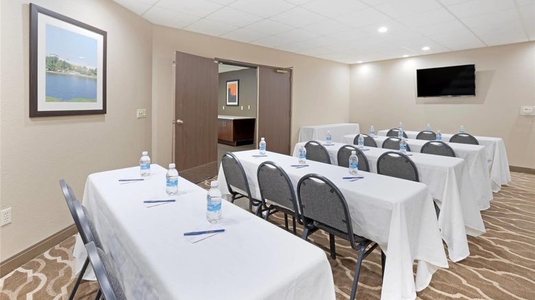 <b>Comfort Inn & Suites, Wichita Meeting</b>. Images powered by <a href="https://iceportal.shijigroup.com/" title="IcePortal" target="_blank">IcePortal</a>.