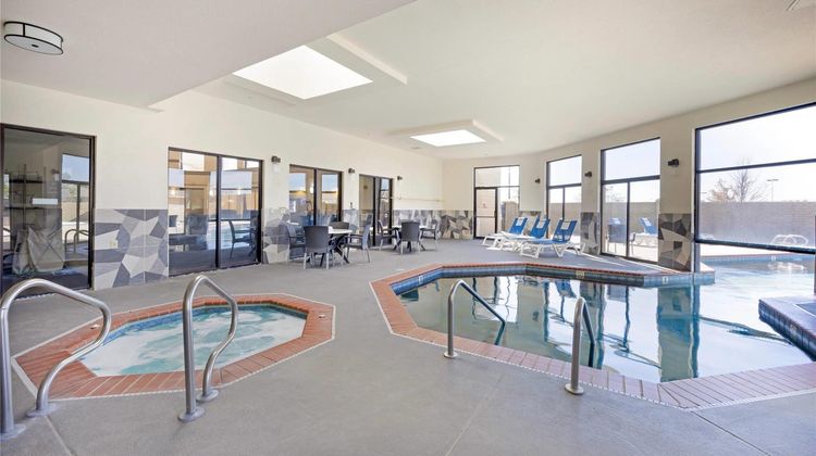 Comfort Inn & Suites, Wichita Pool