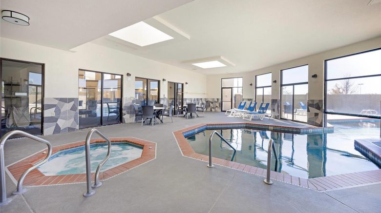 <b>Comfort Inn & Suites, Wichita Pool</b>. Images powered by <a href="https://iceportal.shijigroup.com/" title="IcePortal" target="_blank">IcePortal</a>.