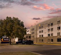 Comfort Inn & Suites, Wichita Exterior