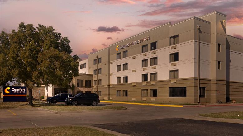 <b>Comfort Inn & Suites, Wichita Exterior</b>. Images powered by <a href="https://iceportal.shijigroup.com/" title="IcePortal" target="_blank">IcePortal</a>.
