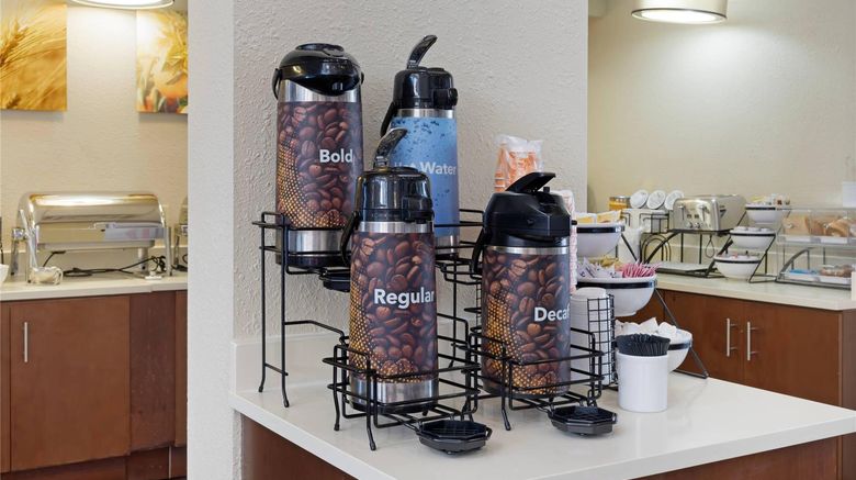 <b>Comfort Inn & Suites, Wichita Restaurant</b>. Images powered by <a href="https://iceportal.shijigroup.com/" title="IcePortal" target="_blank">IcePortal</a>.