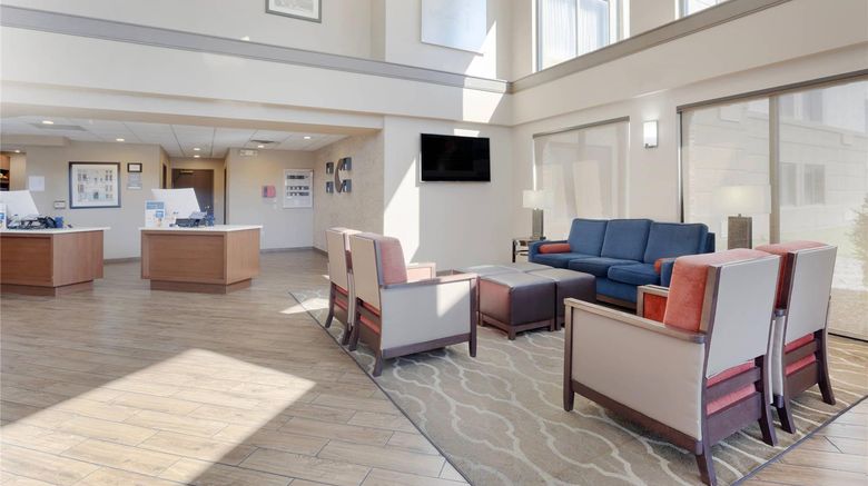 <b>Comfort Inn & Suites, Wichita Lobby</b>. Images powered by <a href="https://iceportal.shijigroup.com/" title="IcePortal" target="_blank">IcePortal</a>.
