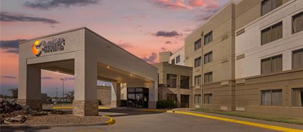 Comfort Inn & Suites, Wichita Exterior