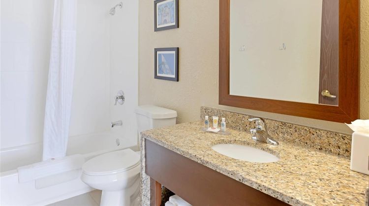 Comfort Inn & Suites, Wichita Room