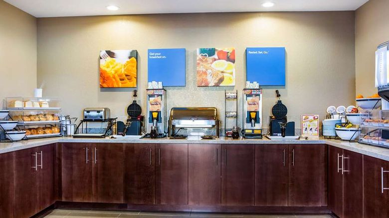 <b>Comfort Inn & Suites Niagara Falls Restaurant</b>. Images powered by <a href="https://iceportal.shijigroup.com/" title="IcePortal" target="_blank">IcePortal</a>.