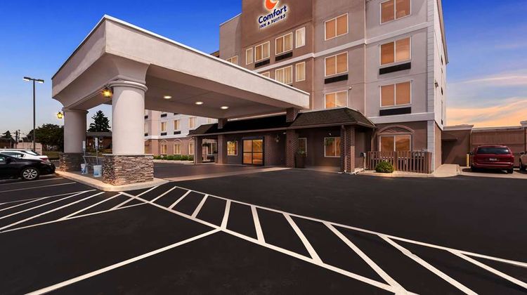 Comfort Inn & Suites Heath Exterior