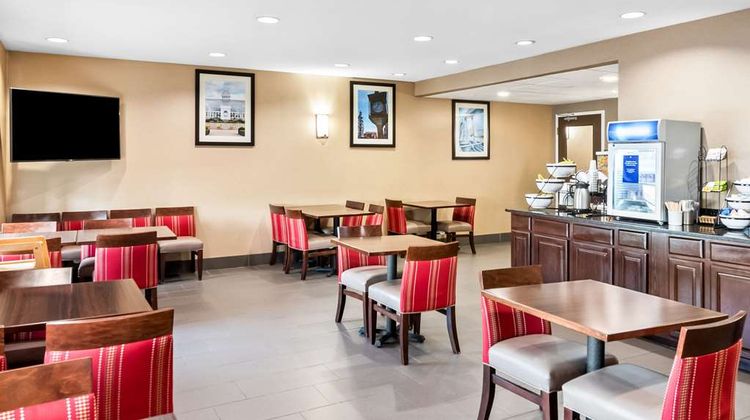 Comfort Inn & Suites Heath Restaurant