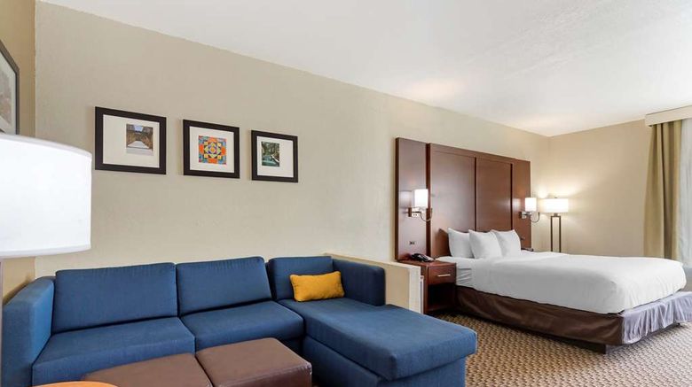 <b>Comfort Inn & Suites San Antonio Suite</b>. Images powered by <a href="https://iceportal.shijigroup.com/" title="IcePortal" target="_blank">IcePortal</a>.