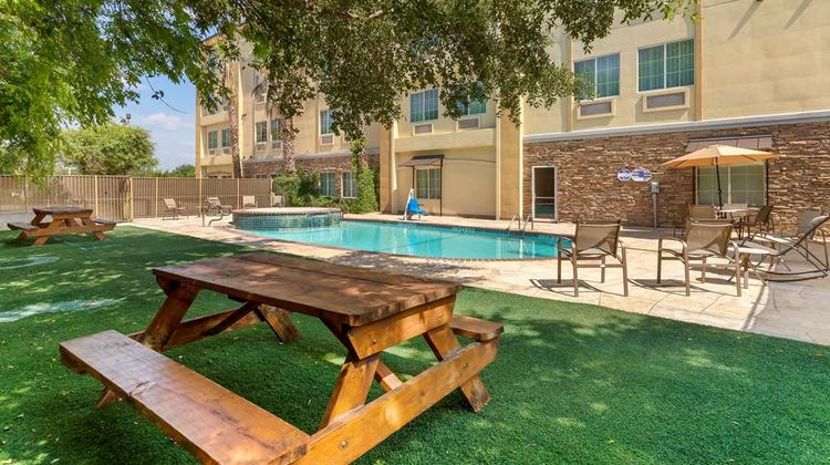 Comfort Inn & Suites San Antonio Pool