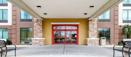 Comfort Inn and Suites Biloxi-DIberville Exterior
