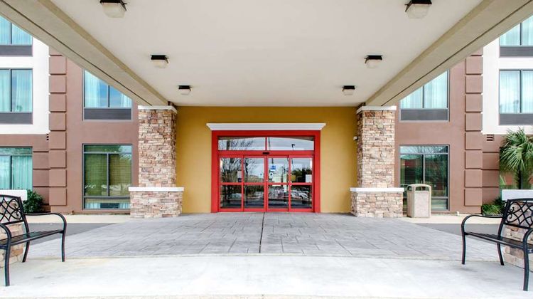 Comfort Inn and Suites Biloxi-DIberville Exterior