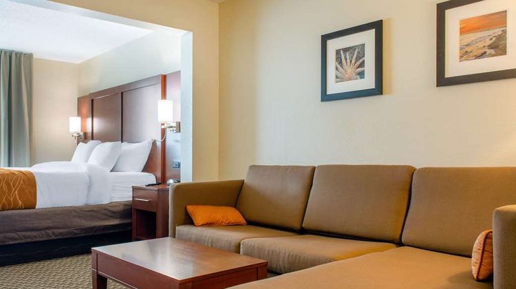 Comfort Inn and Suites Biloxi-DIberville Suite