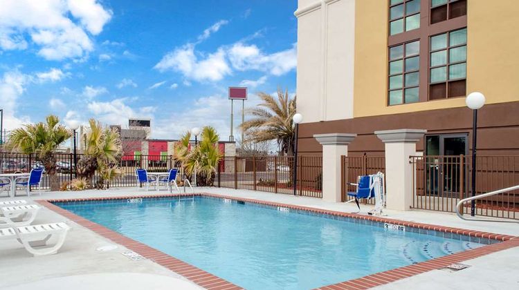 Comfort Inn and Suites Biloxi-DIberville Pool