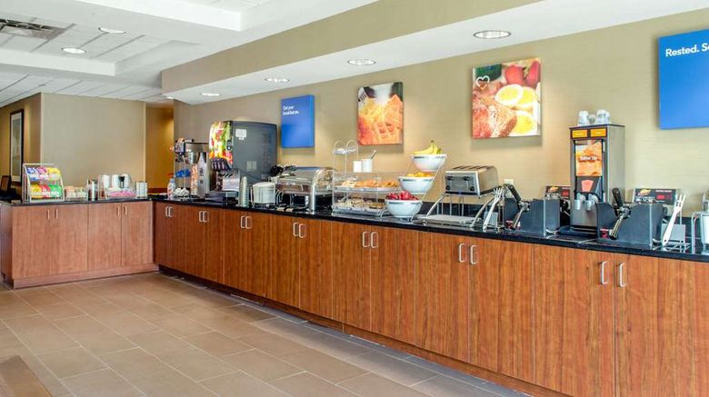 <b>Comfort Inn and Suites Biloxi-DIberville Restaurant</b>. Images powered by <a href="https://iceportal.shijigroup.com/" title="IcePortal" target="_blank">IcePortal</a>.
