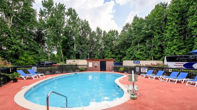 Comfort Inn Haywood Mall Area Pool