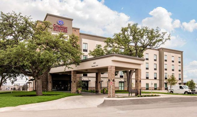 Comfort Suites Austin Exterior