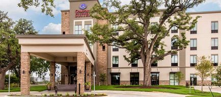 Comfort Suites Austin Exterior