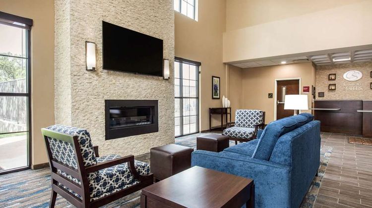 Comfort Suites Austin Lobby