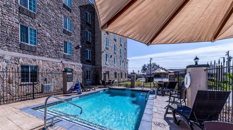 Comfort Suites Arlington North Pool