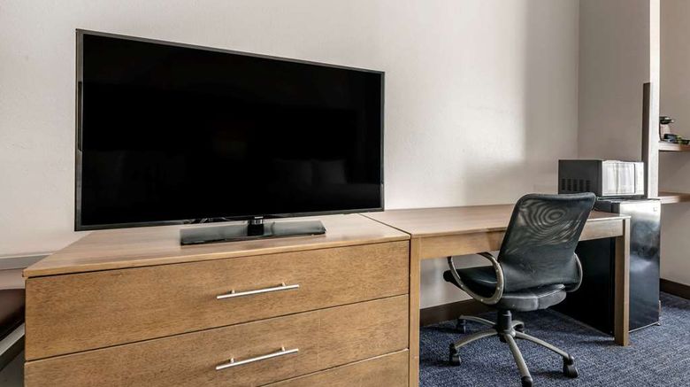 <b>Comfort Suites Ft. Airport & Cruise Port Suite</b>. Images powered by <a href="https://iceportal.shijigroup.com/" title="IcePortal" target="_blank">IcePortal</a>.