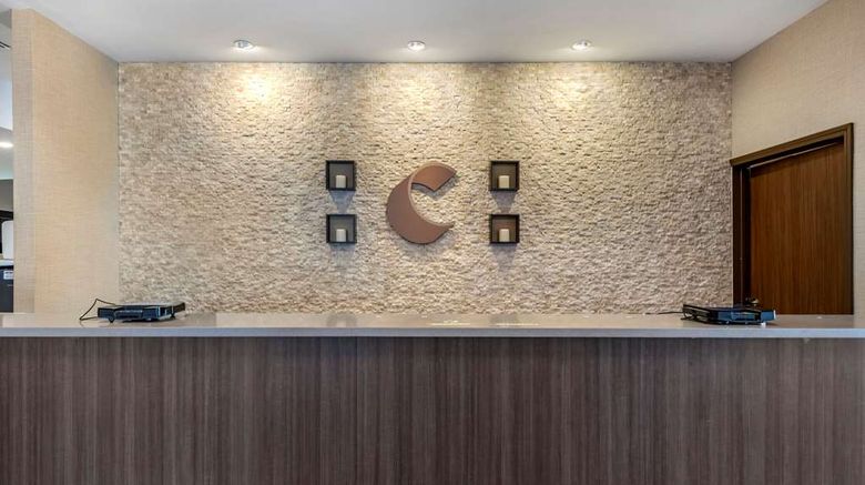 <b>Comfort Suites Ft. Airport & Cruise Port Lobby</b>. Images powered by <a href="https://iceportal.shijigroup.com/" title="IcePortal" target="_blank">IcePortal</a>.