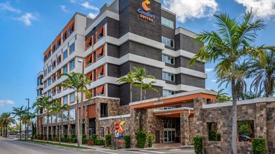 Comfort Suites Ft. Airport & Cruise Port