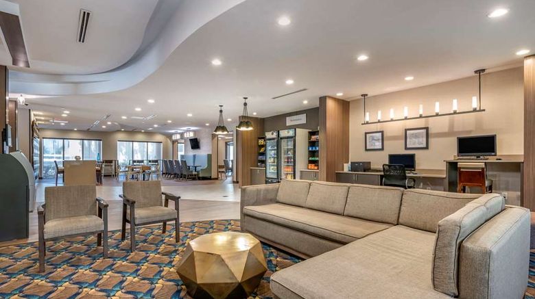 <b>Comfort Suites Ft. Airport & Cruise Port Lobby</b>. Images powered by <a href="https://iceportal.shijigroup.com/" title="IcePortal" target="_blank">IcePortal</a>.