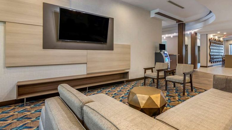 <b>Comfort Suites Ft. Airport & Cruise Port Lobby</b>. Images powered by <a href="https://iceportal.shijigroup.com/" title="IcePortal" target="_blank">IcePortal</a>.