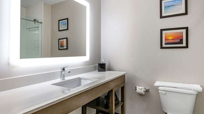 <b>Comfort Suites Ft. Airport & Cruise Port Room</b>. Images powered by <a href="https://iceportal.shijigroup.com/" title="IcePortal" target="_blank">IcePortal</a>.