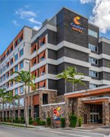 Comfort Suites Ft. Airport & Cruise Port