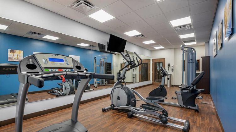 Comfort Suites Ft. Airport & Cruise Port Health