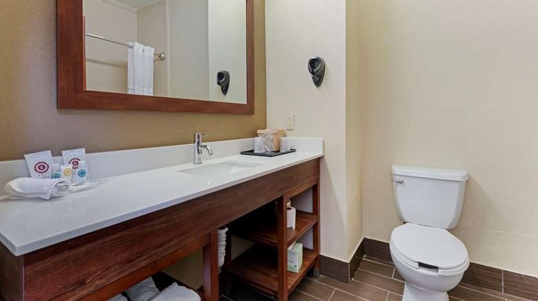 <b>Comfort Suites Gainesville Suite</b>. Images powered by <a href="https://iceportal.shijigroup.com/" title="IcePortal" target="_blank">IcePortal</a>.