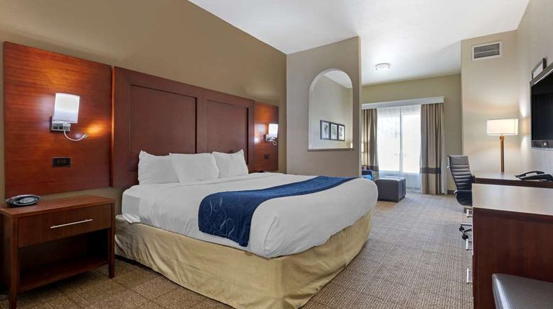 <b>Comfort Suites Gainesville Suite</b>. Images powered by <a href="https://iceportal.shijigroup.com/" title="IcePortal" target="_blank">IcePortal</a>.