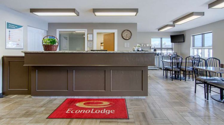 Econo Lodge Hotel Regina Lobby