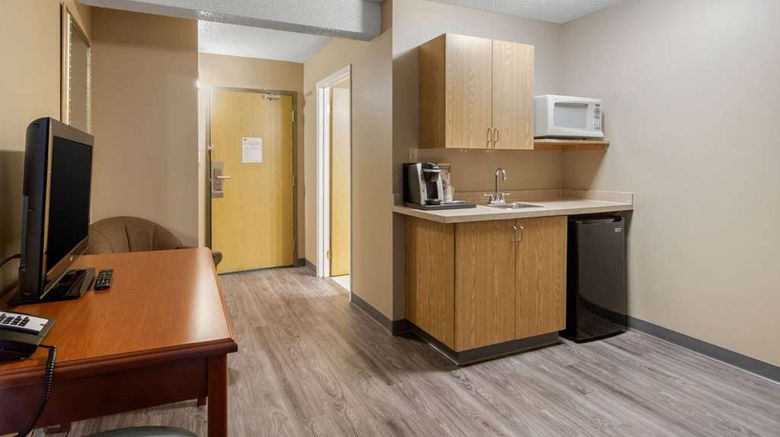 <b>Econo Lodge Hotel Regina Suite</b>. Images powered by <a href="https://iceportal.shijigroup.com/" title="IcePortal" target="_blank">IcePortal</a>.