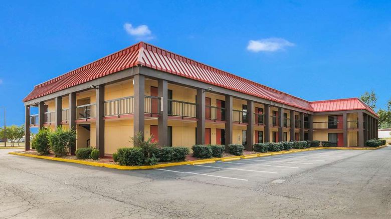 <b>Econo Lodge Columbus near Airport Exterior</b>. Images powered by <a href="https://iceportal.shijigroup.com/" title="IcePortal" target="_blank">IcePortal</a>.