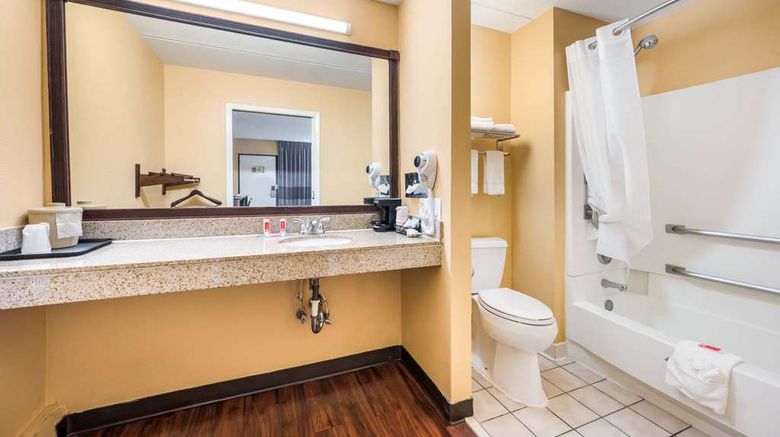 <b>Econo Lodge Columbus near Airport Room</b>. Images powered by <a href="https://iceportal.shijigroup.com/" title="IcePortal" target="_blank">IcePortal</a>.