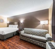Econo Lodge Columbus near Airport Room