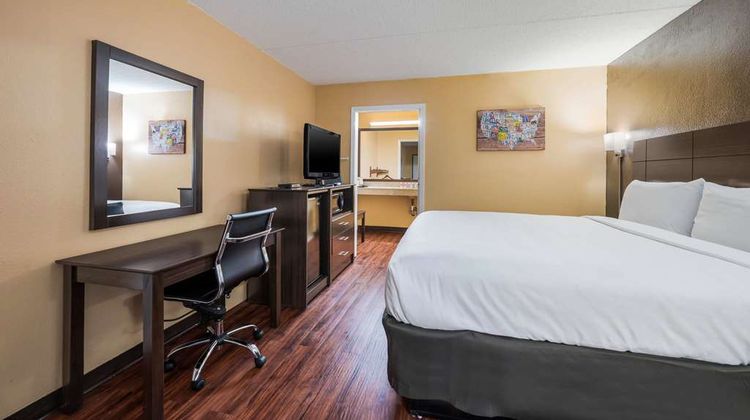 Econo Lodge Columbus near Airport Room