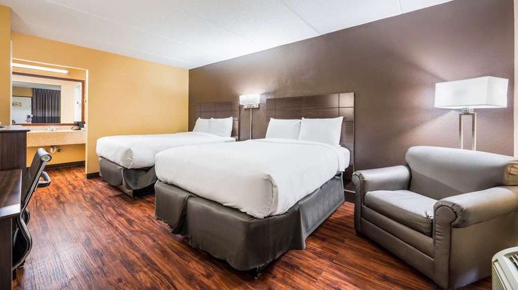 Econo Lodge Columbus near Airport Room