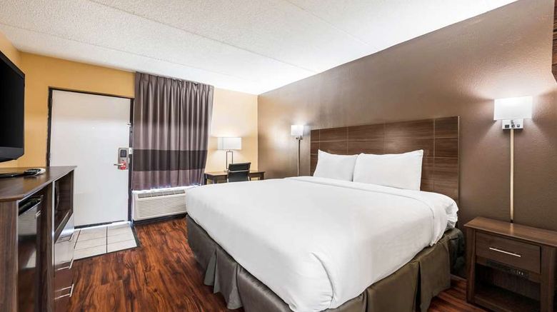<b>Econo Lodge Columbus near Airport Room</b>. Images powered by <a href="https://iceportal.shijigroup.com/" title="IcePortal" target="_blank">IcePortal</a>.